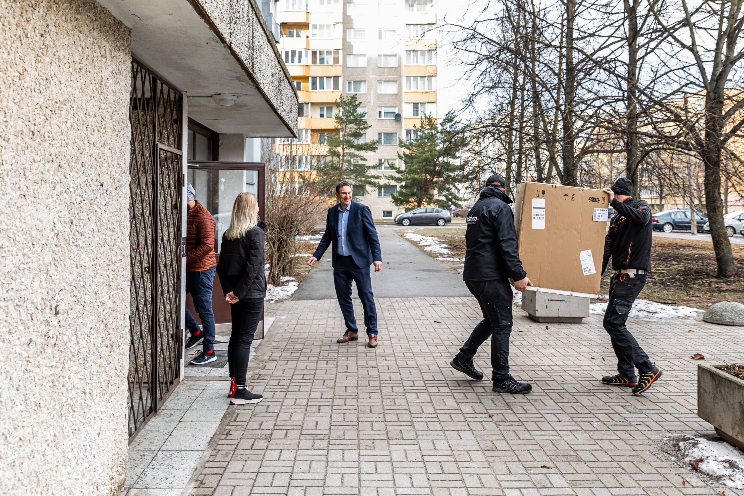 Täislaetud Boschi veinikülmik jõudis uude koju