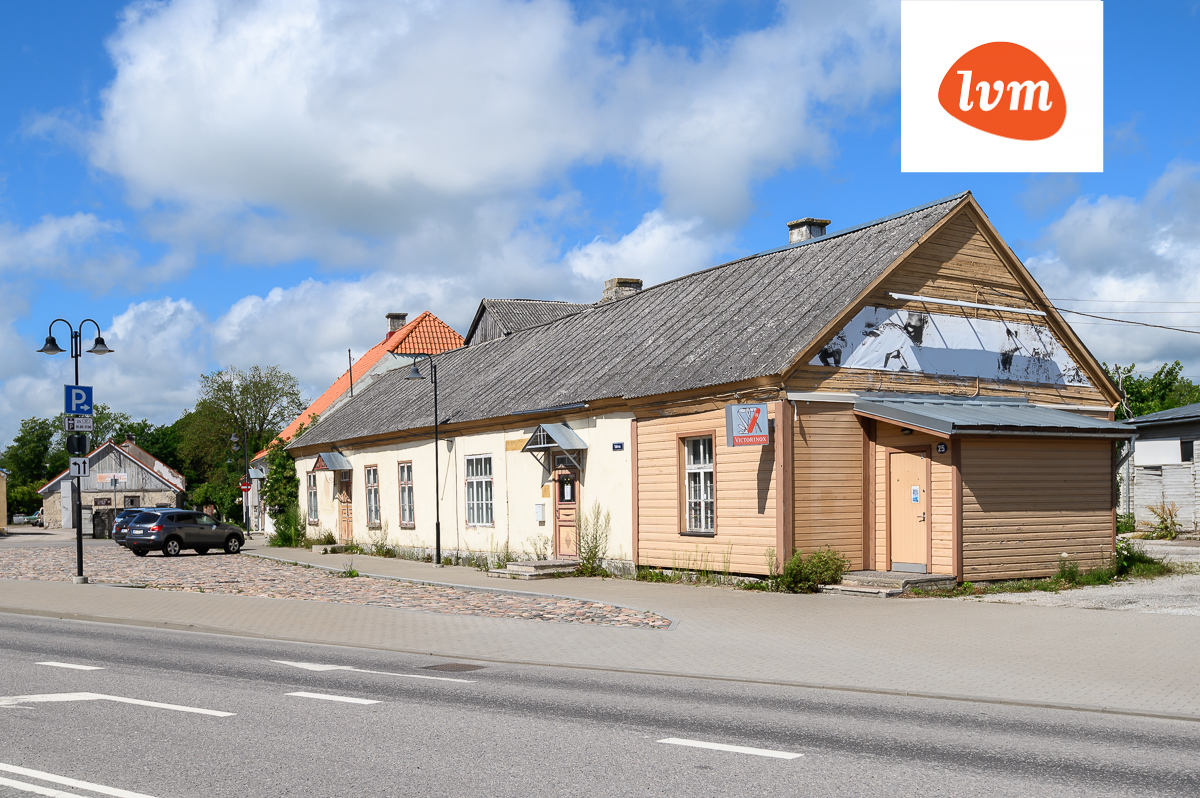 Lehe esiküljel olnud “auguga maja” otsib uut hoolast peremeest