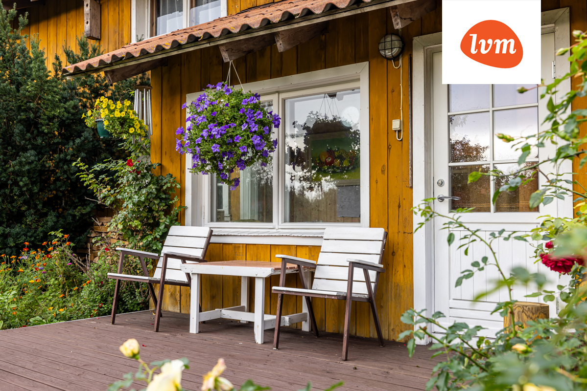 PILDID: Silm puhkab! Tallinna külje all on müüa piltilusa aiaga kodu